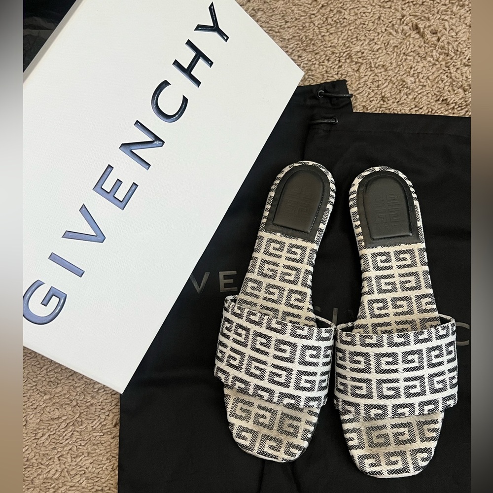 GIVENCHY 4G Jacquard Flat Sandals
